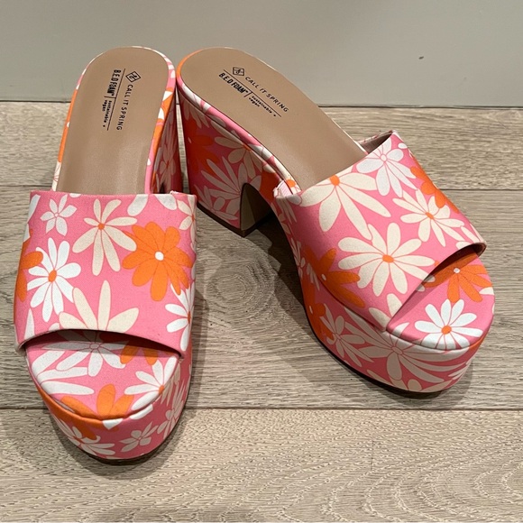 Call it Spring Floral Slides - Picture 2 of 6
